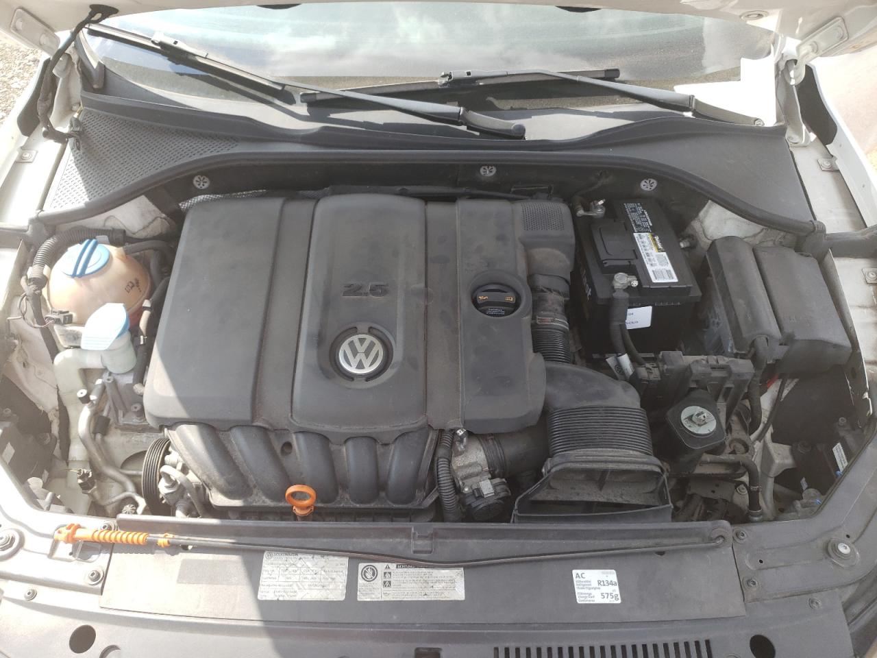 1VWBH7A3XDC082727 2013 Volkswagen Passat Se