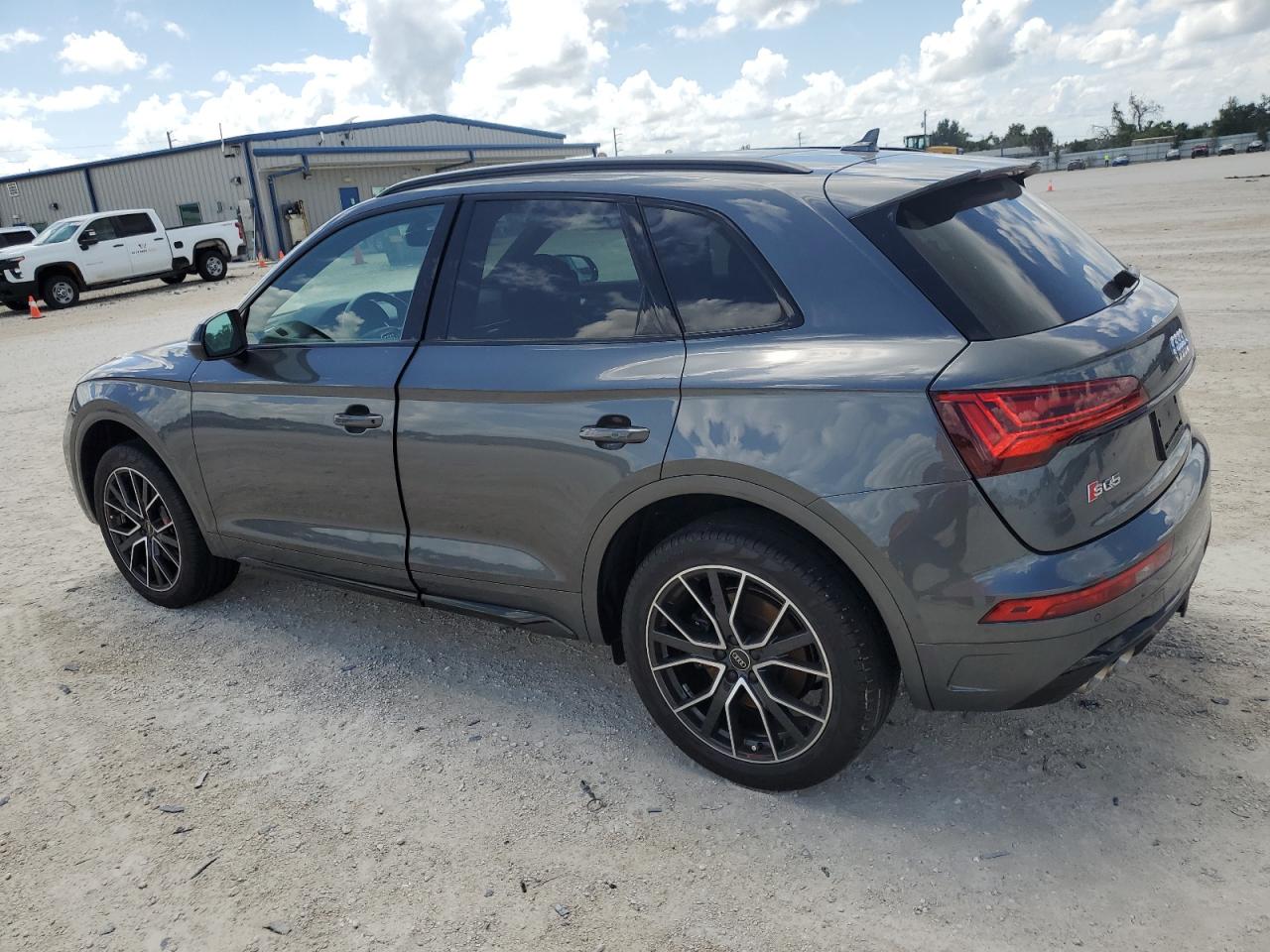 WA1B4AFY6P2081837 2023 AUDI SQ5 - Image 2