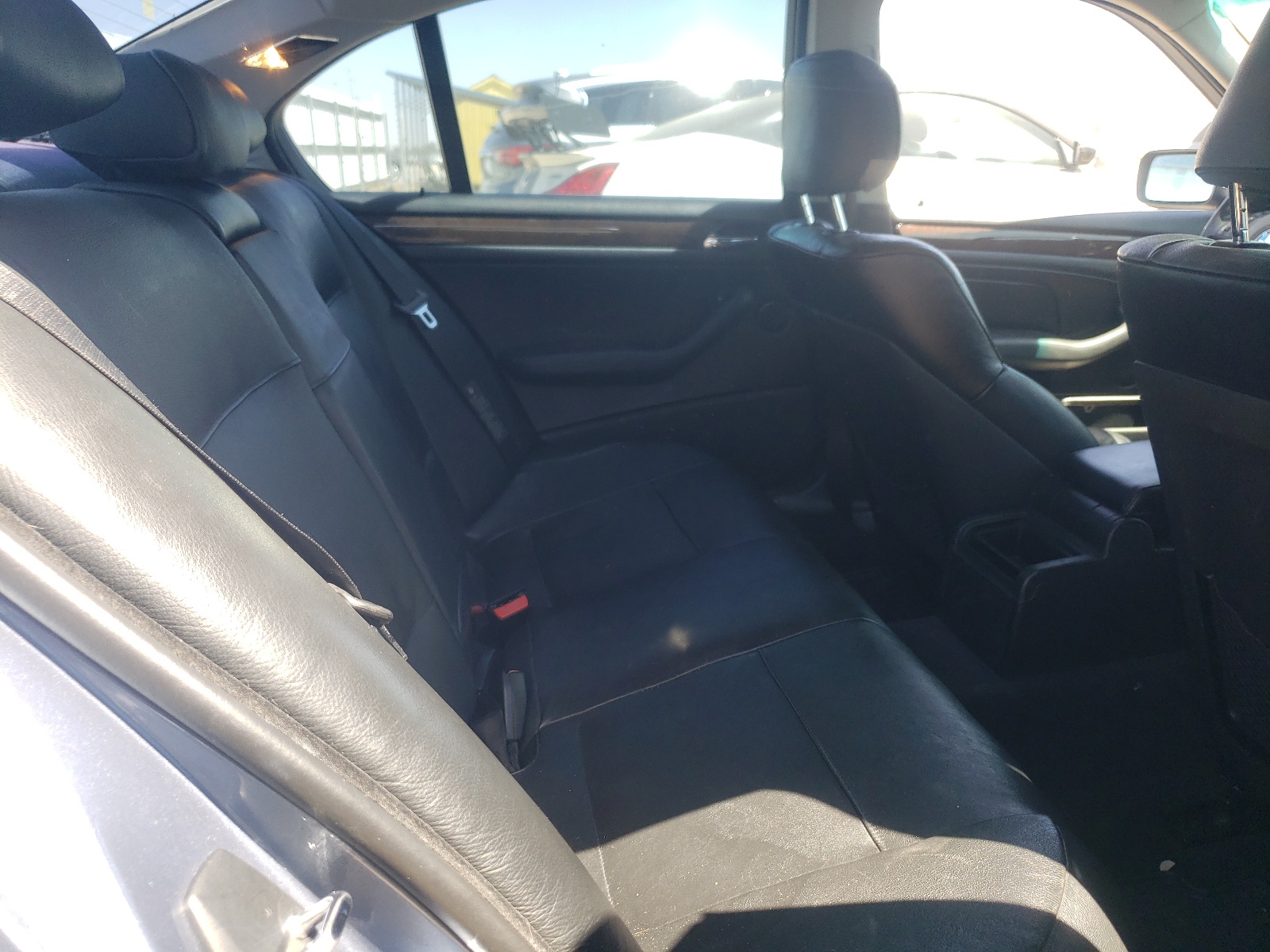 WBAET37463NH02676 2003 BMW 325 I