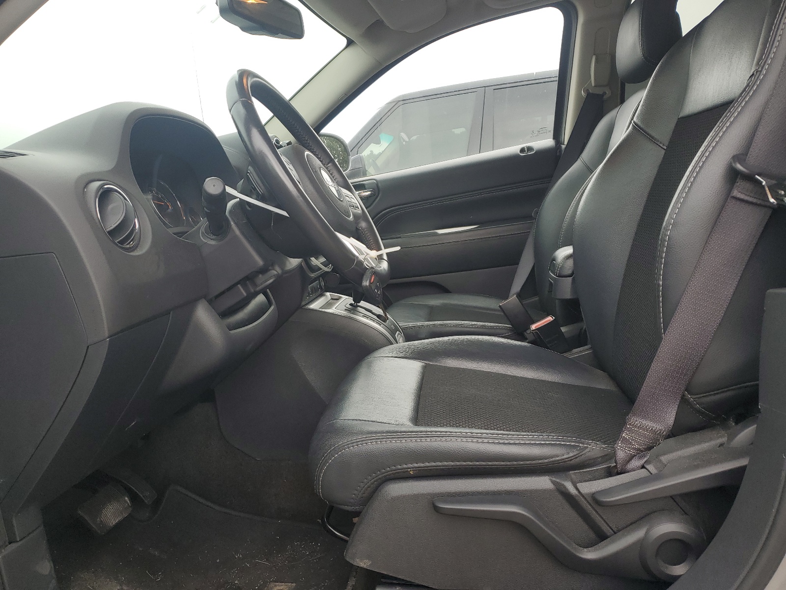 1C4NJDEB1GD724111 2016 Jeep Compass Latitude