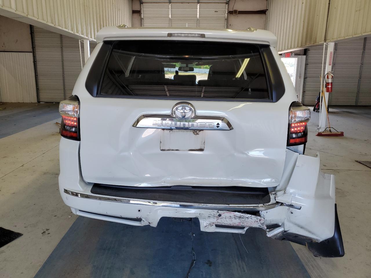 2016 Toyota 4Runner Sr5/Sr5 Premium VIN: JTEBU5JR1G5282357 Lot: 69393224