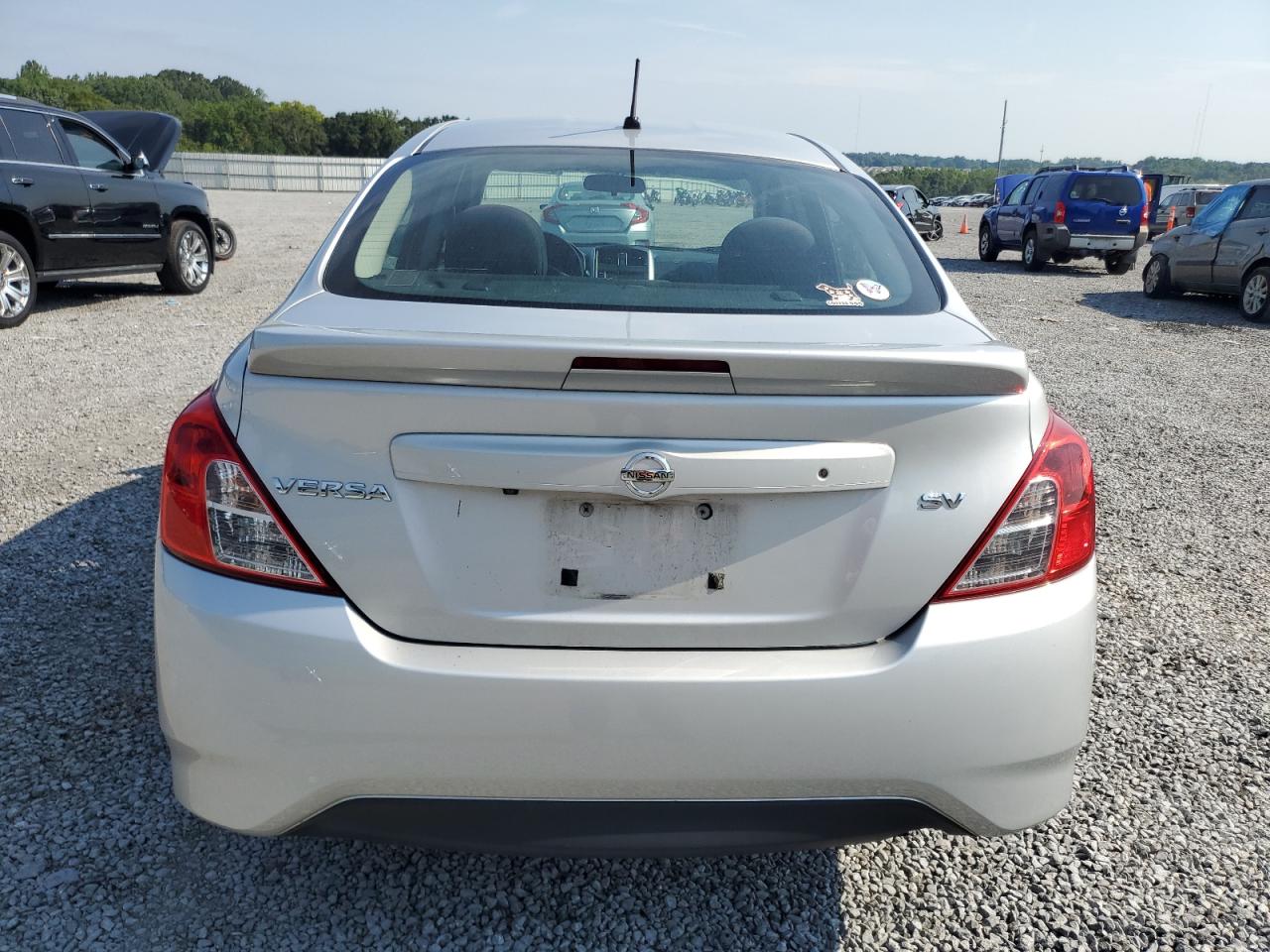 3N1CN7AP0KL833132 2019 Nissan Versa S