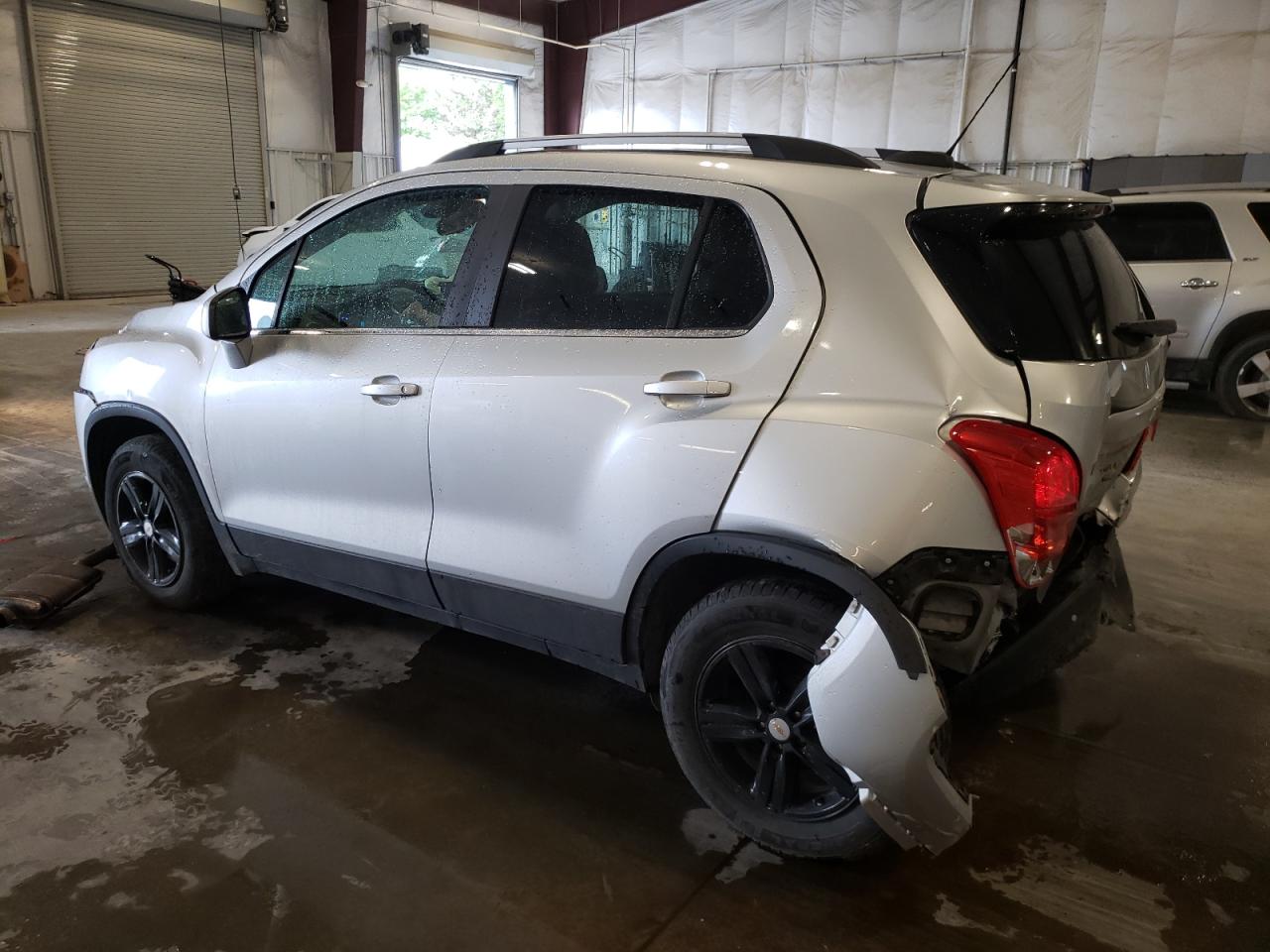 KL7CJPSB5GB619609 2016 CHEVROLET TRAX - Image 2