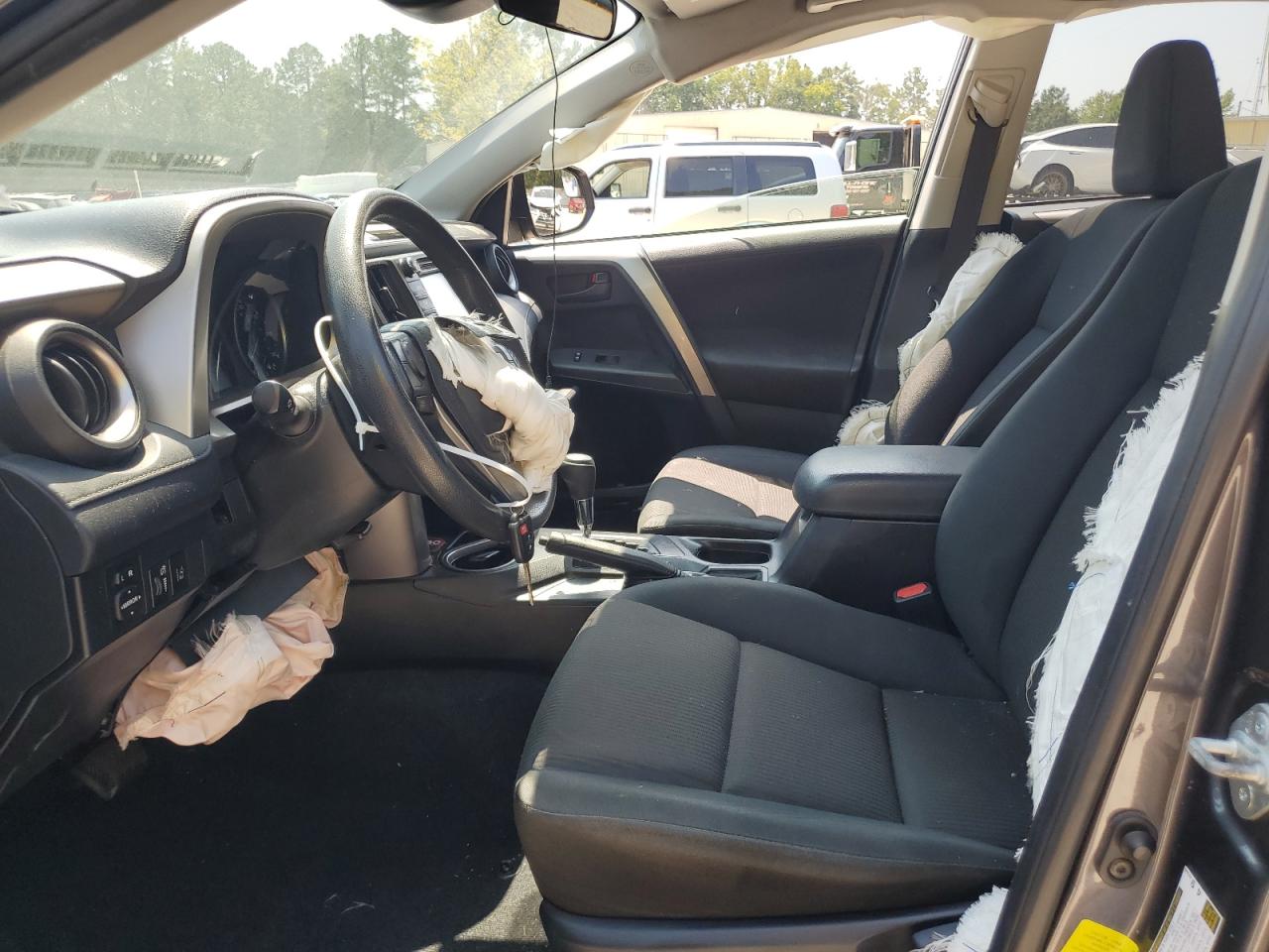 2017 Toyota Rav4 Le VIN: JTMZFREV1HJ714496 Lot: 69102474