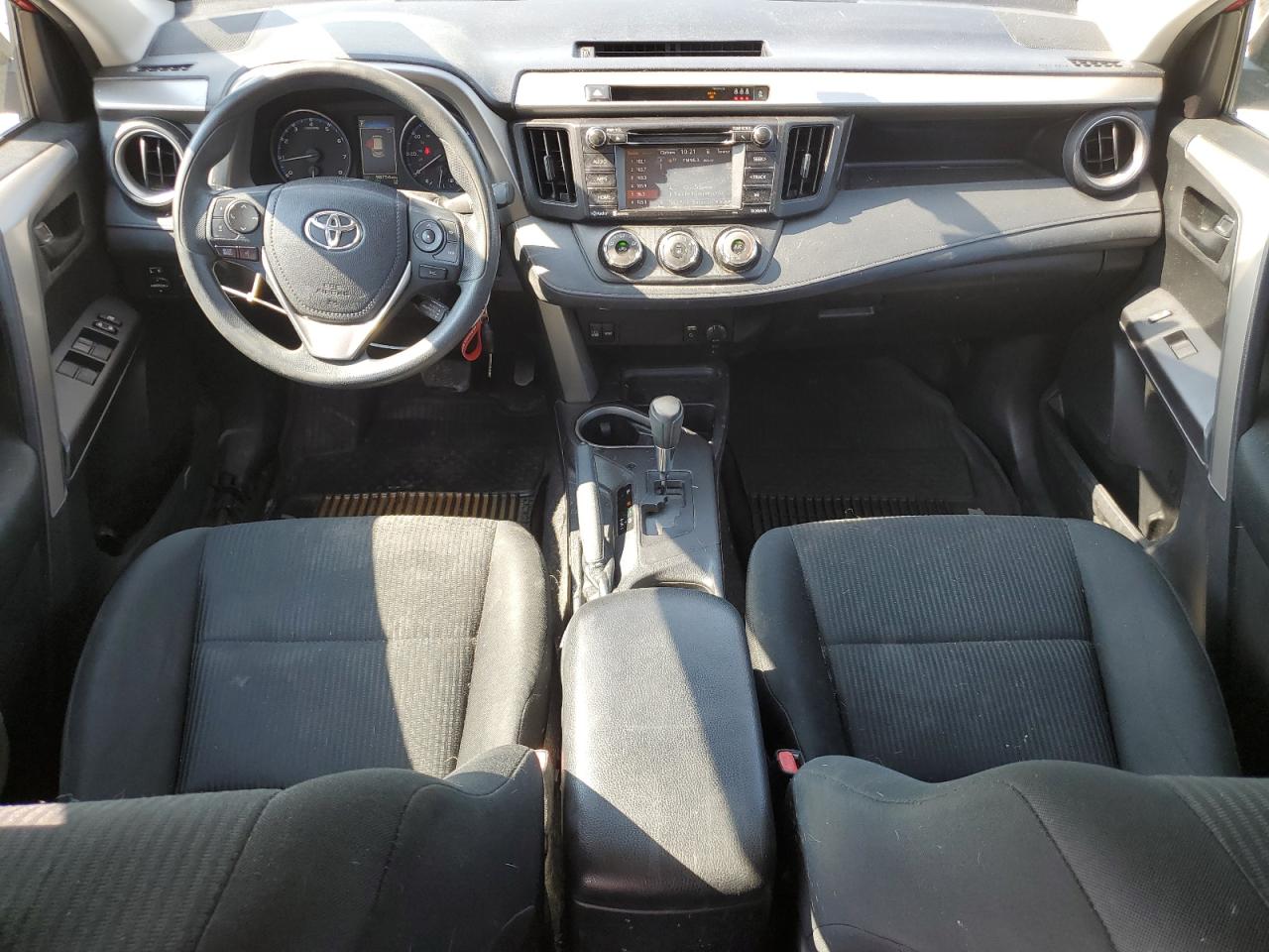 2T3ZFREV3HW401810 2017 Toyota Rav4 Le