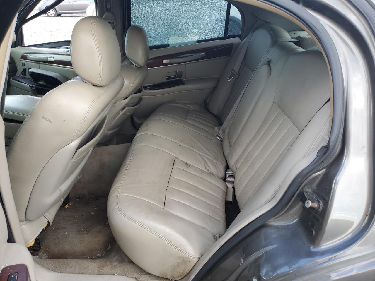 2003 Lincoln Town Car Signature VIN: 1LNHM82W73Y680066 Lot: 89272855