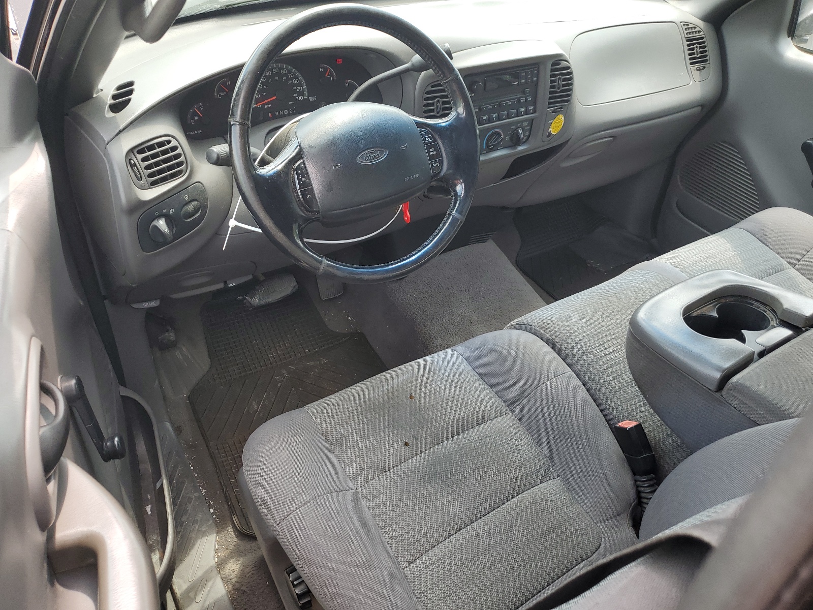 1FTRX17252NA01747 2002 Ford F150