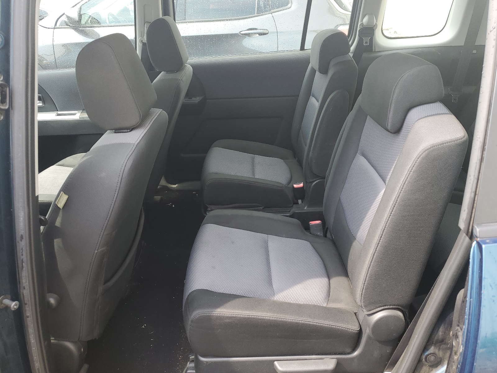 JM1CR293860121623 2006 Mazda 5