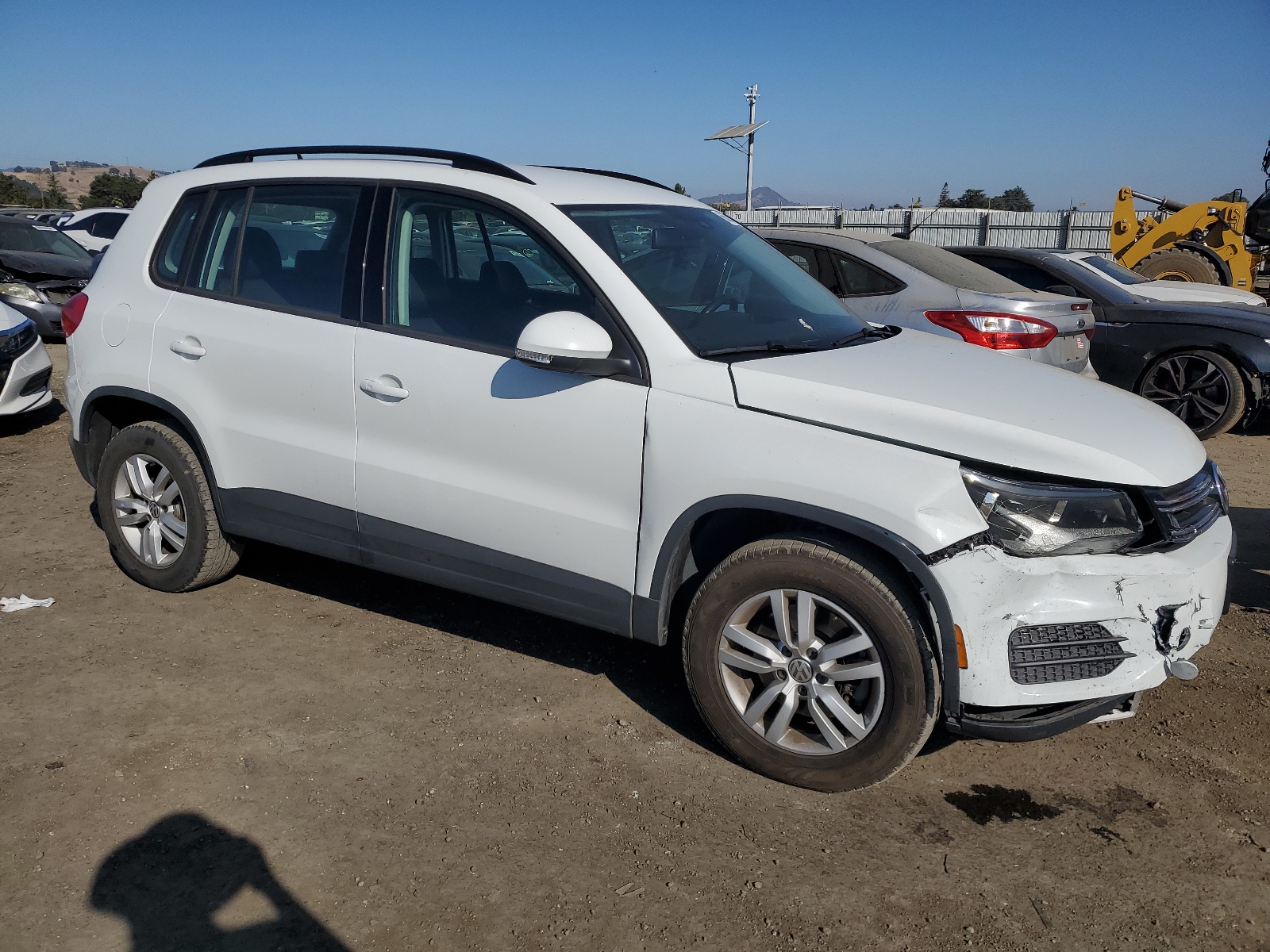 WVGAV7AX1GW516056 2016 Volkswagen Tiguan S