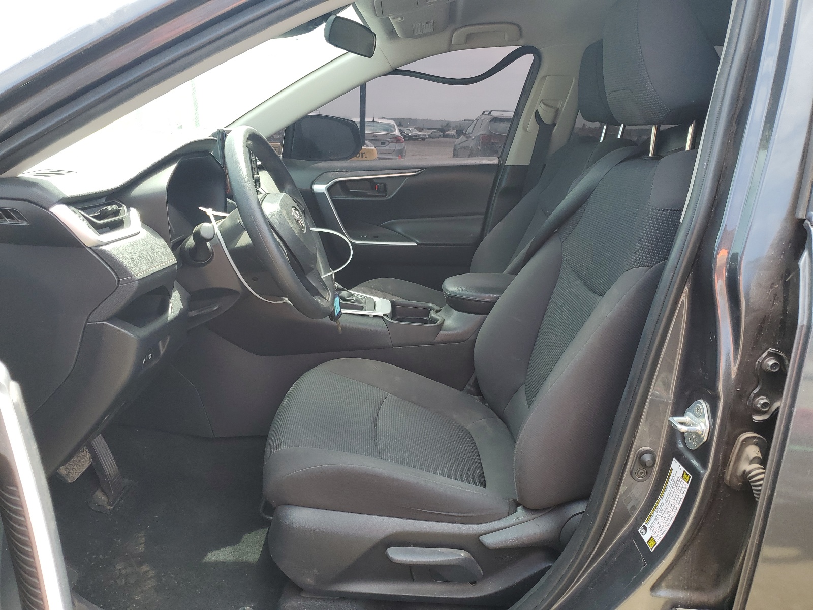 2T3H1RFV2MW105857 2021 Toyota Rav4 Le