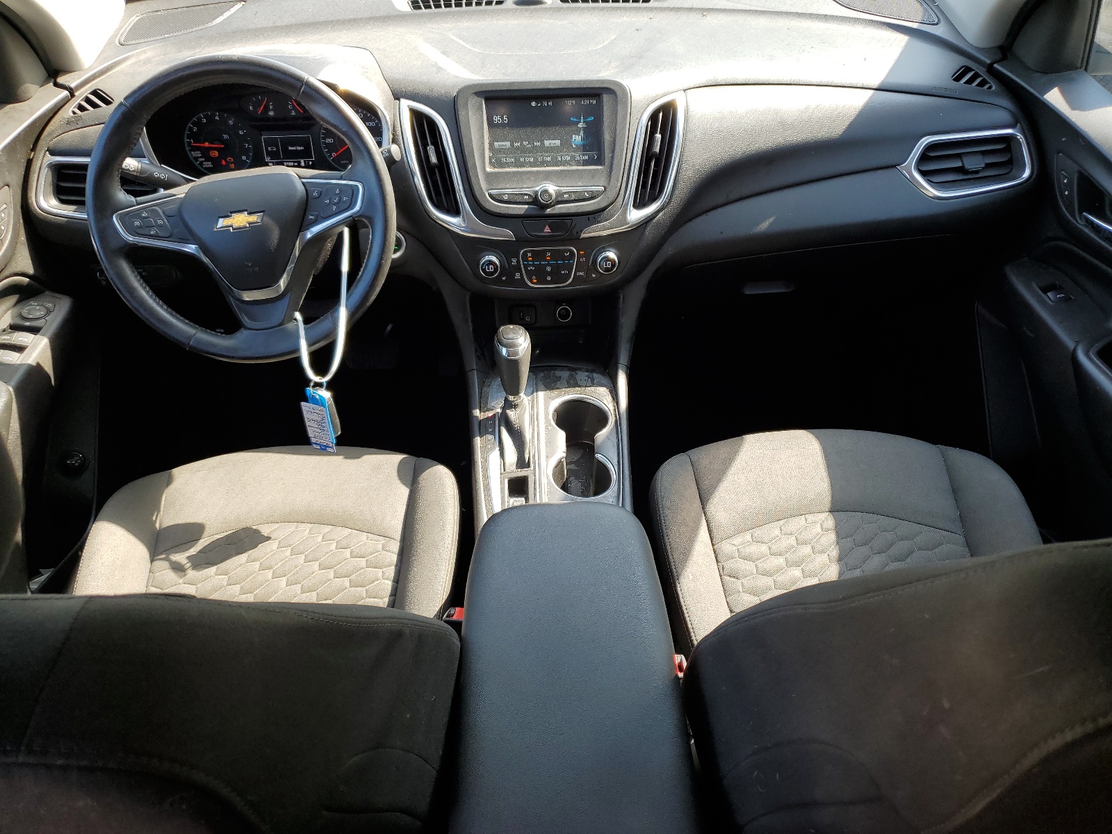 3GNAXJEV3JL100390 2018 Chevrolet Equinox Lt