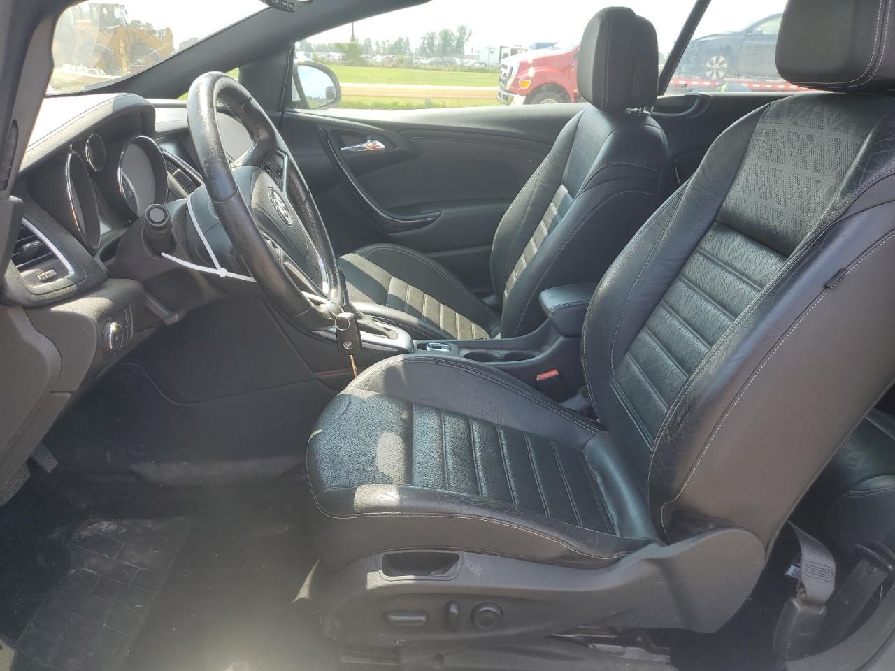 2016 Buick Cascada 1Sv VIN: W04WV3N52GG140984 Lot: 65012384