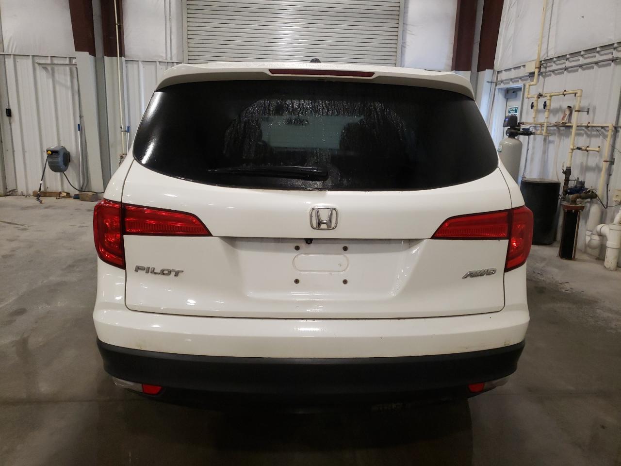 5FNYF6H31JB027102 2018 Honda Pilot Ex