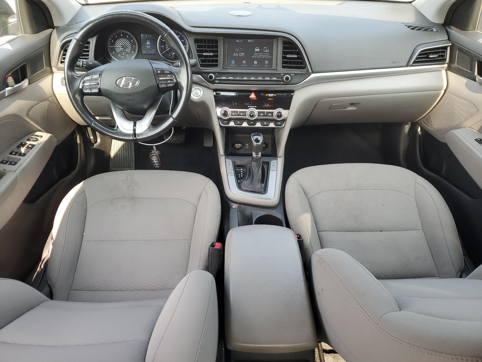 KMHD84LF5KU812001 2019 Hyundai Elantra Sel