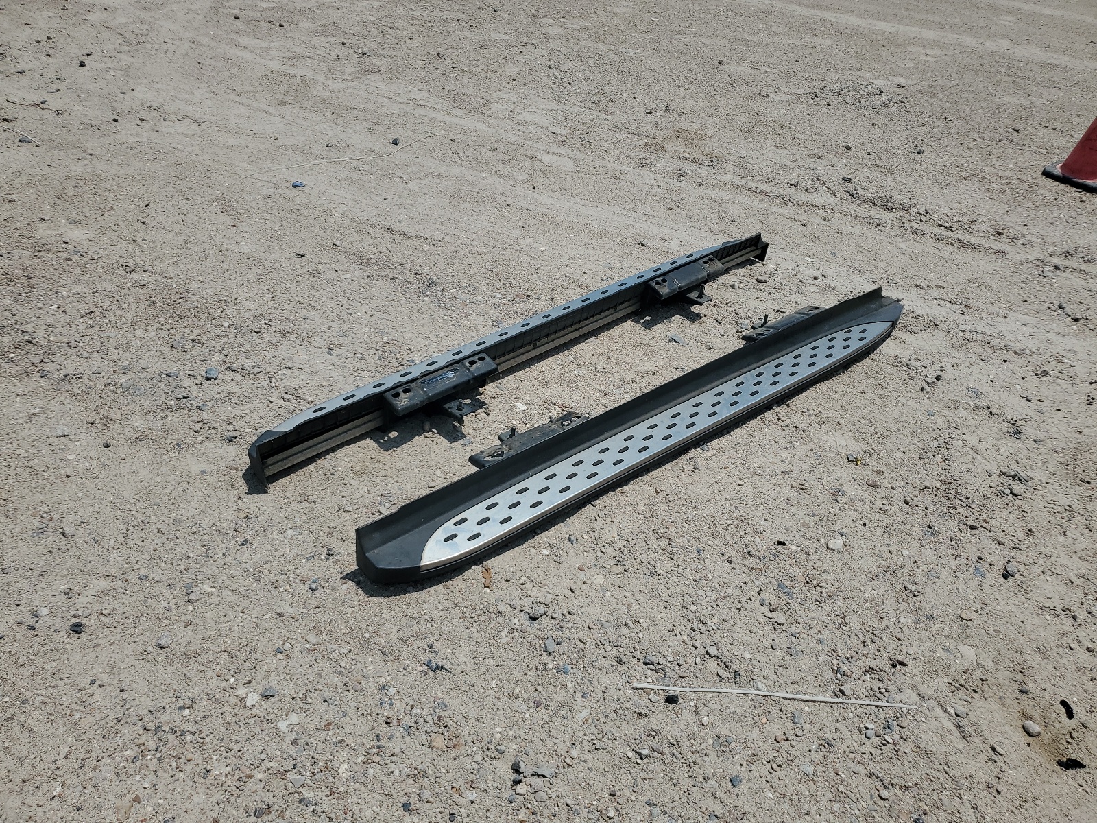 5TDKZRFH2HS509984 2017 Toyota Highlander Se