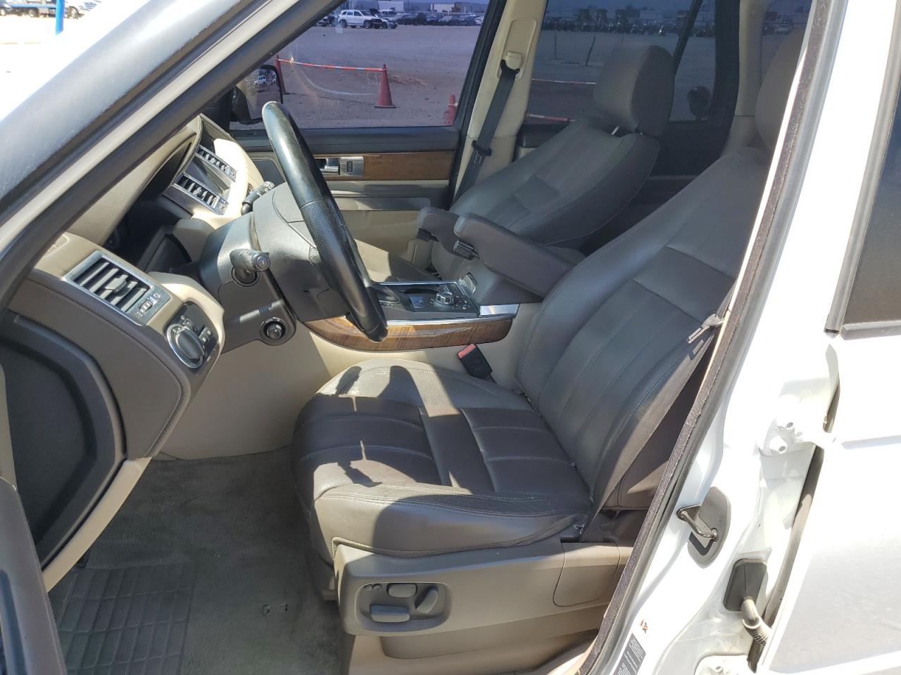 2011 Land Rover Range Rover Sport Lux VIN: SALSK2D49BA705302 Lot: 65978864