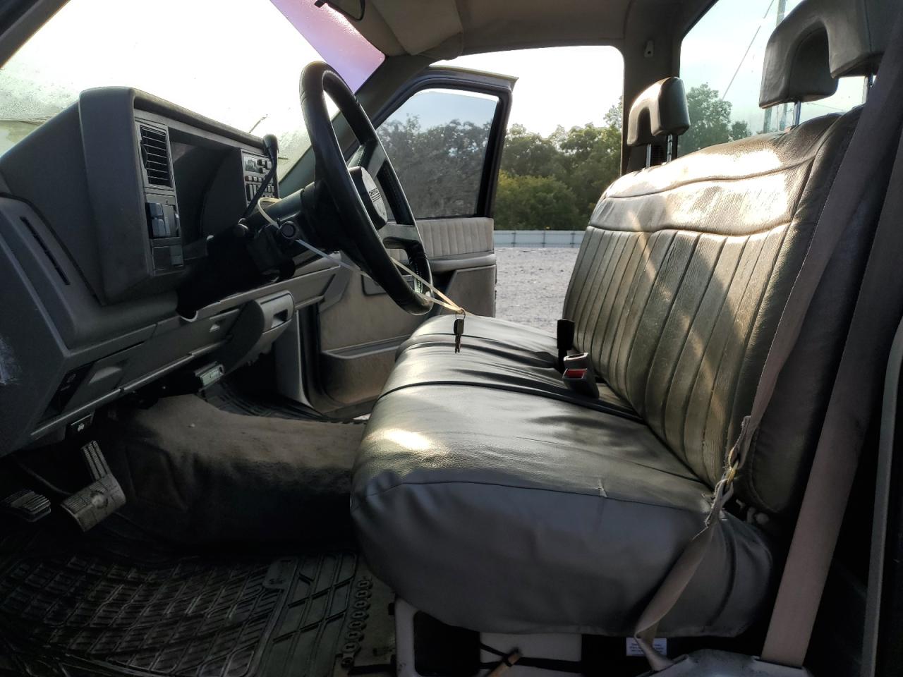 1993 Chevrolet Gmt-400 C2500 VIN: 1GCFC24K6PE106636 Lot: 65766774