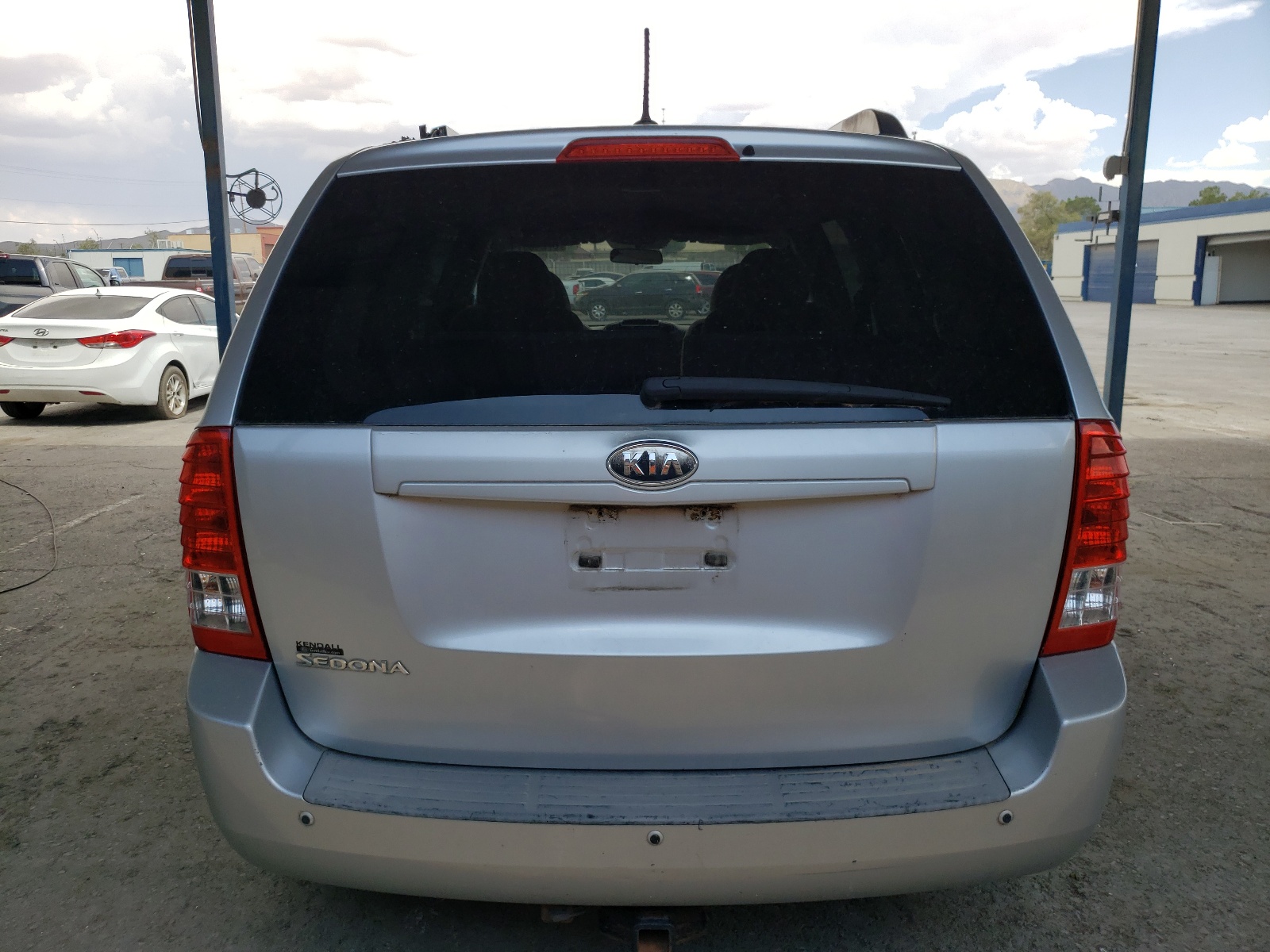 KNDMG4C73B6374681 2011 Kia Sedona Lx