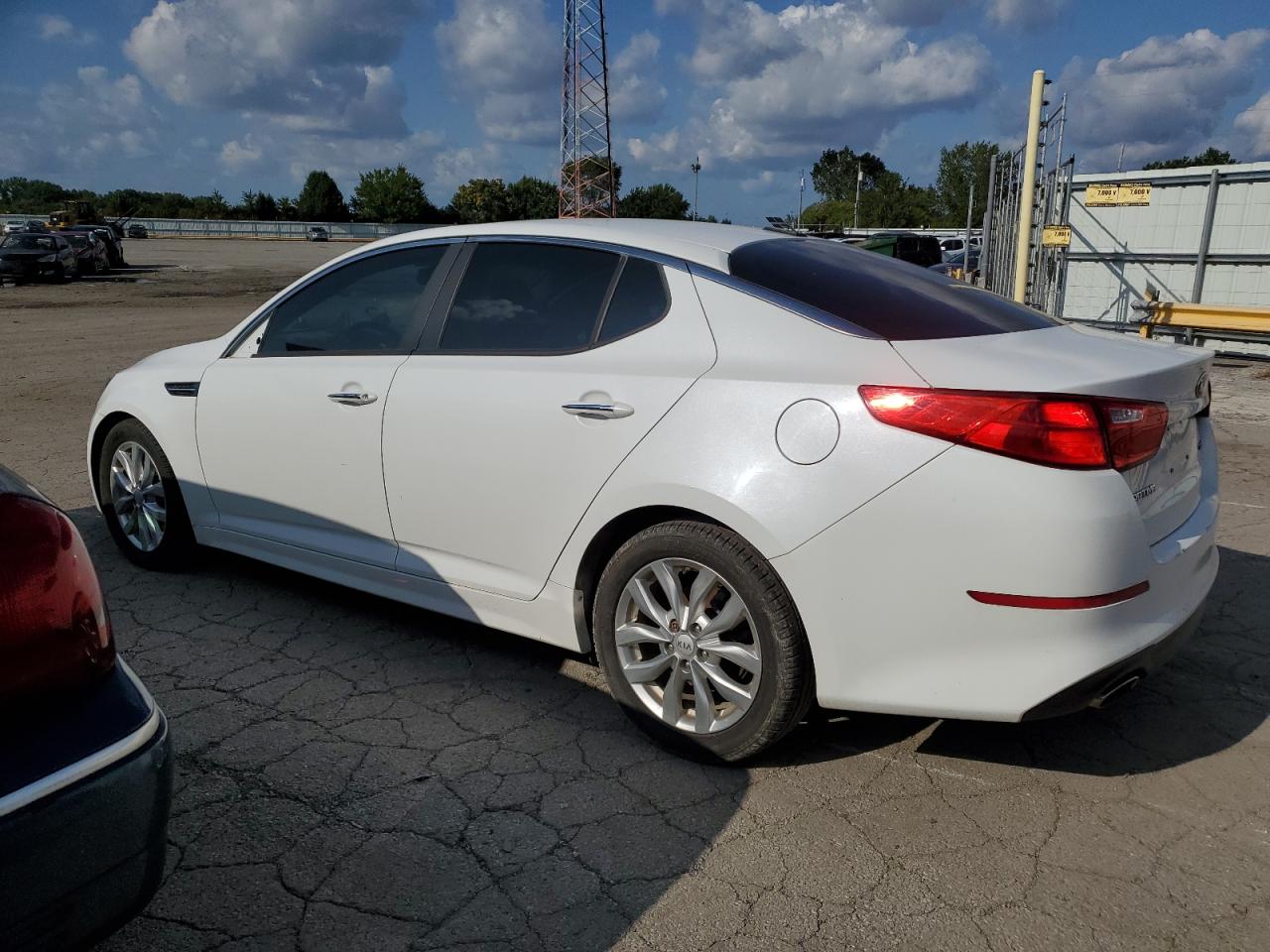 5XXGN4A70FG441377 2015 KIA OPTIMA - Image 2