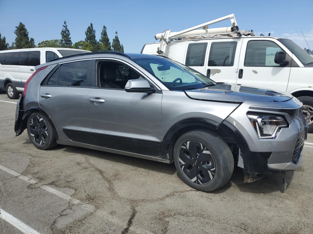 KNDCR3L1XP5027809 Kia Niro Wind  4