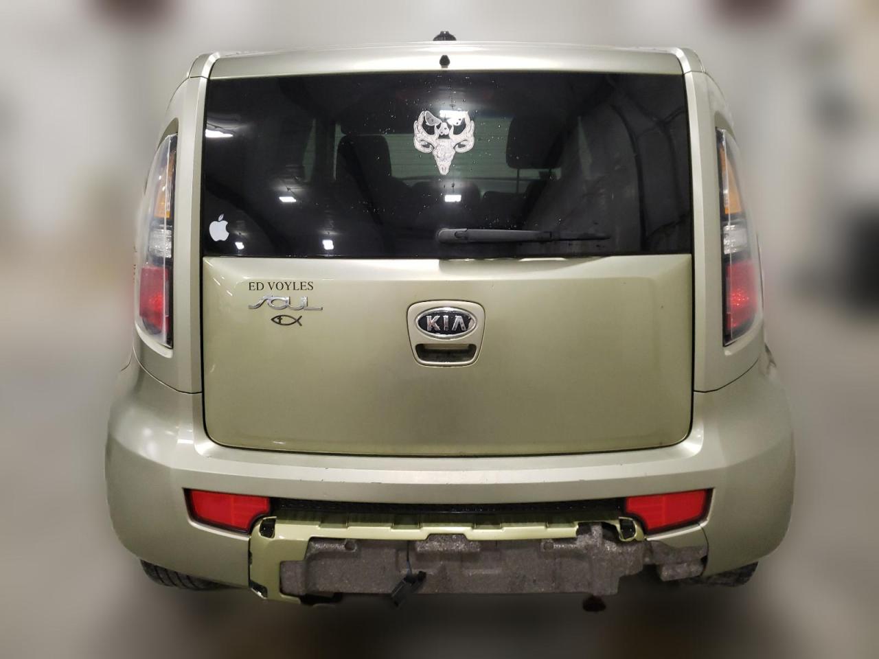 2010 Kia Soul + VIN: KNDJT2A2XA7037864 Lot: 65083264