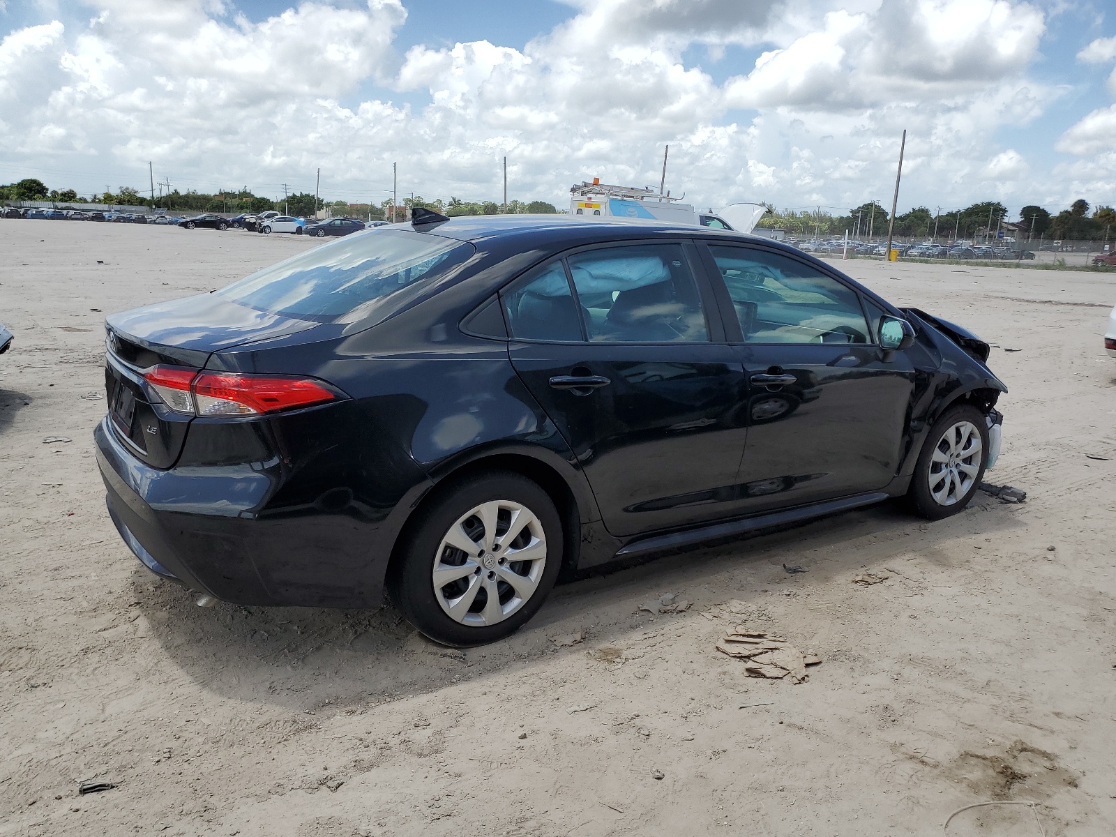 2022 Toyota Corolla Le vin: 5YFEPMAE7NP357322