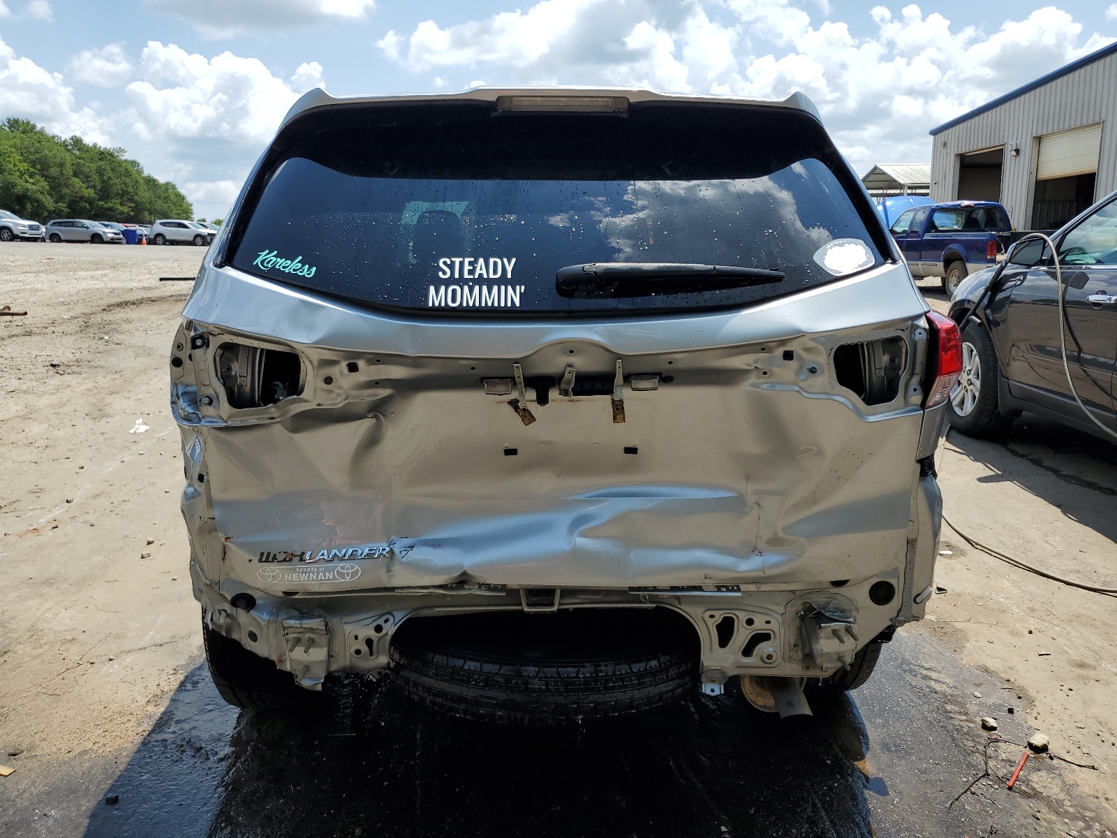 5TDZARFH1JS040205 2018 Toyota Highlander Le