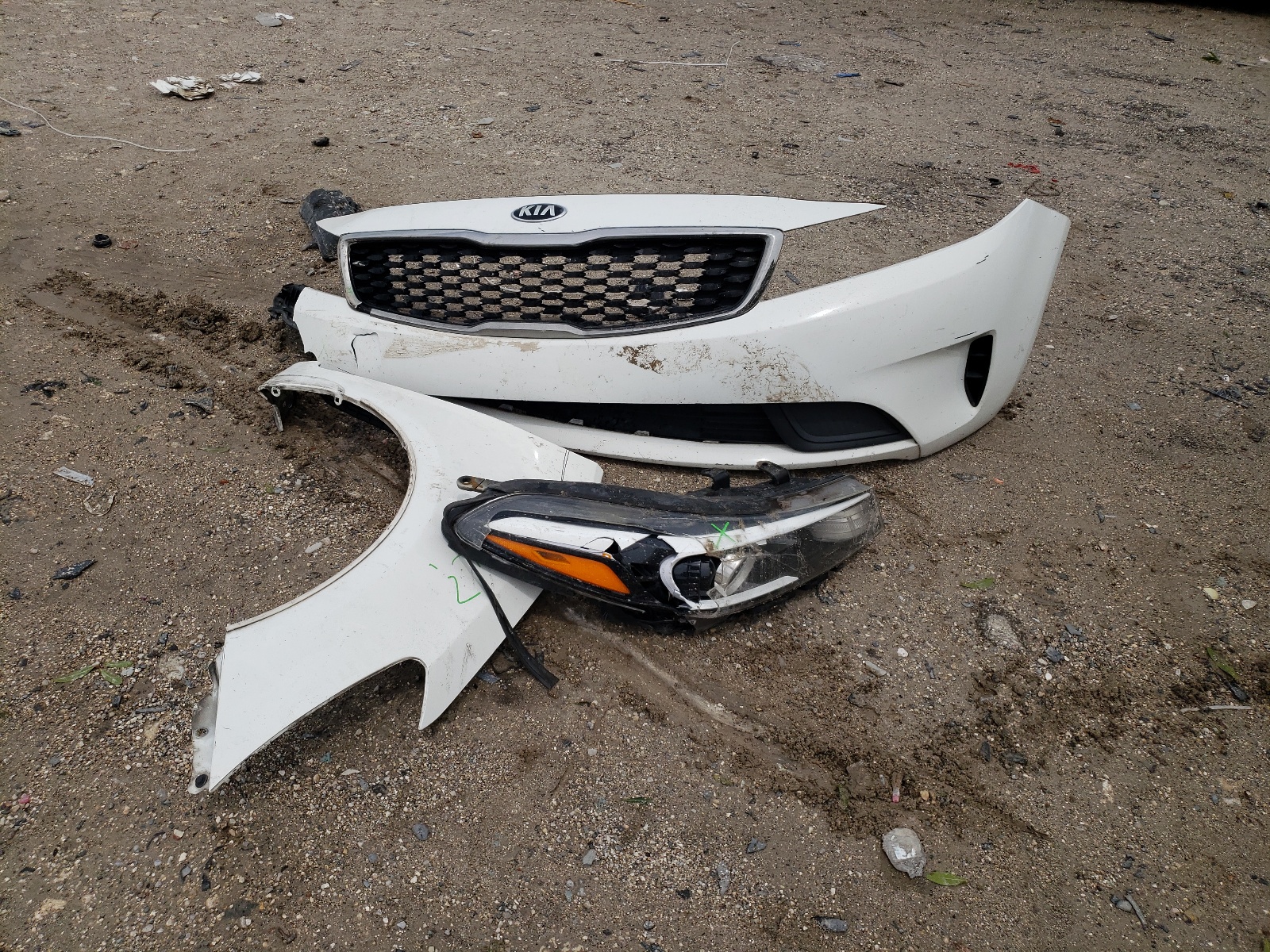 3KPFK4A77HE097305 2017 Kia Forte Lx