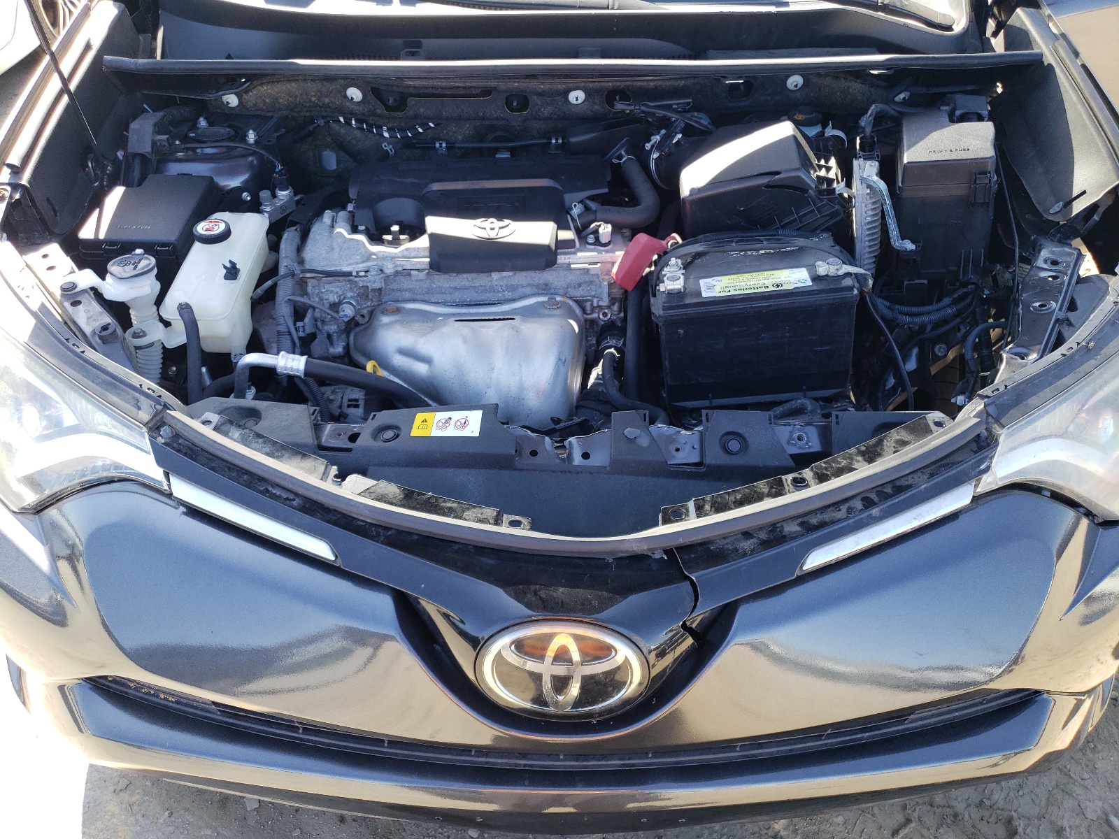 JTMBFREVXHJ711775 2017 Toyota Rav4 Le