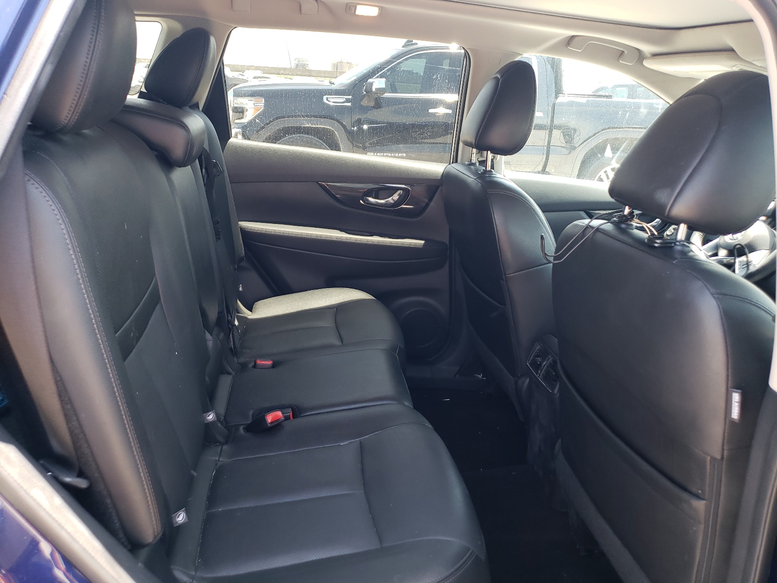 5N1AT2MT8JC709198 2018 Nissan Rogue S