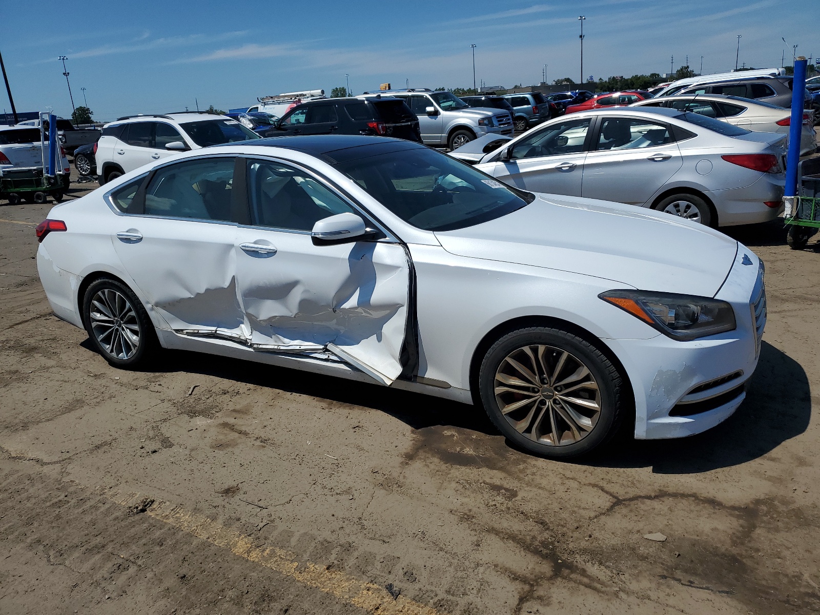 2015 Hyundai Genesis 3.8L vin: KMHGN4JE2FU089326