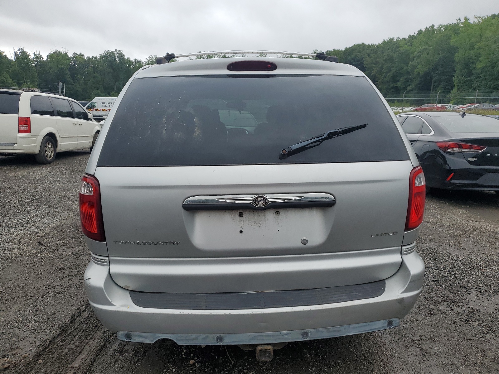 2C4GP64L95R168587 2005 Chrysler Town & Country Limited