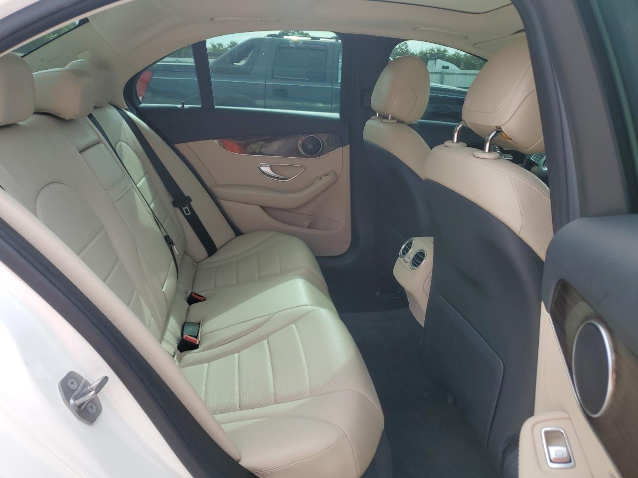 2017 Mercedes-Benz C 300 VIN: 55SWF4JB4HU209592 Lot: 68303274