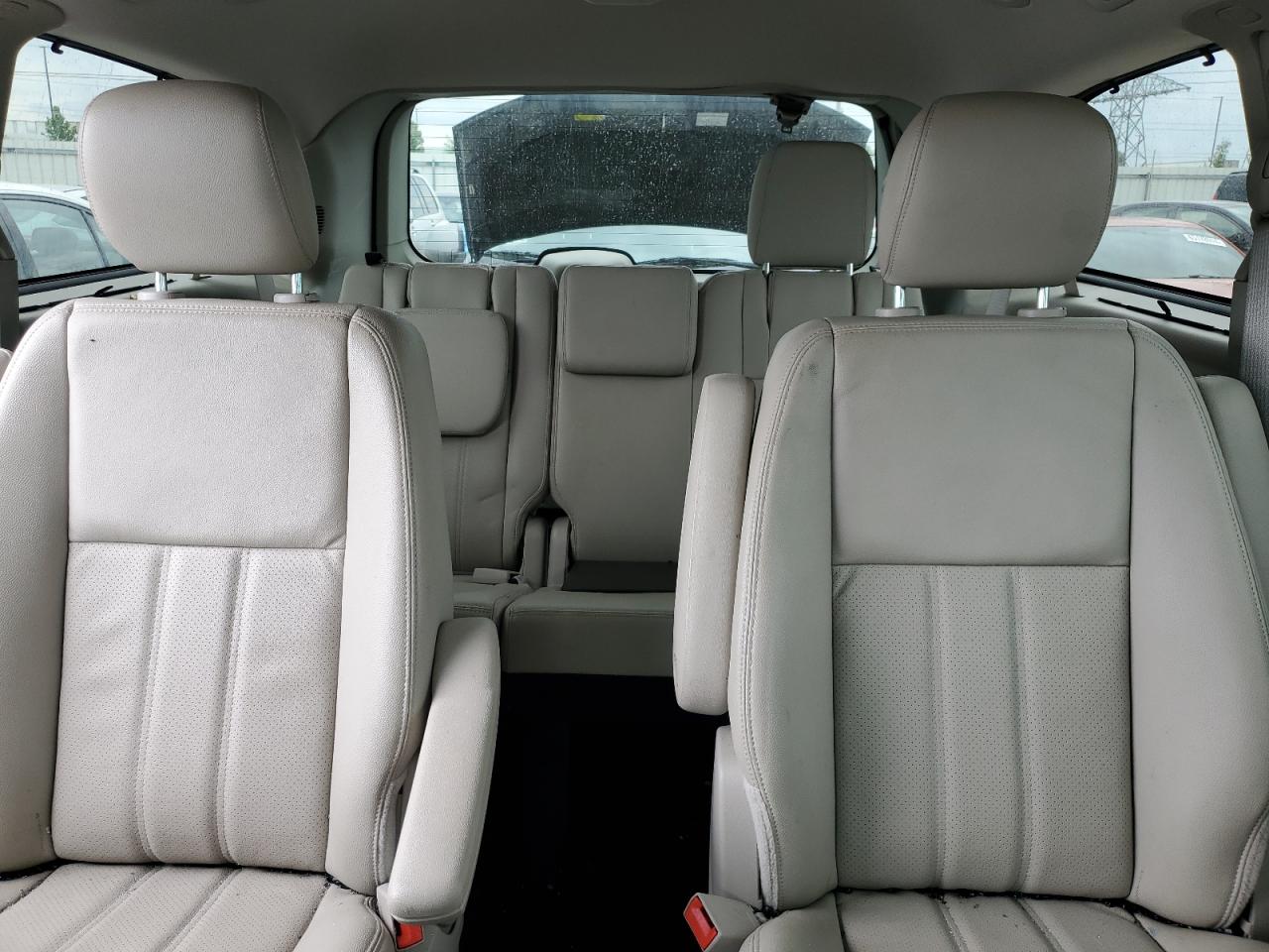 2015 Chrysler Town & Country Touring L VIN: 2C4RC1CG4FR555044 Lot: 64796404