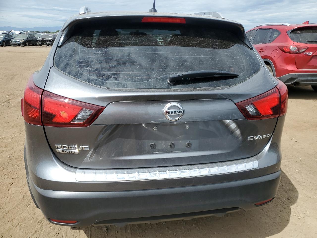 JN1BJ1CR8JW202138 2018 Nissan Rogue Sport S