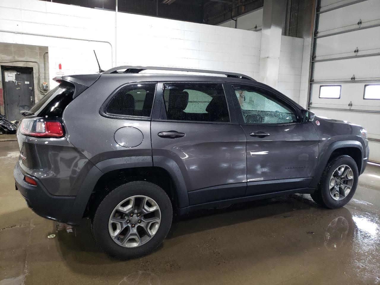 2019 Jeep Cherokee - Image 3