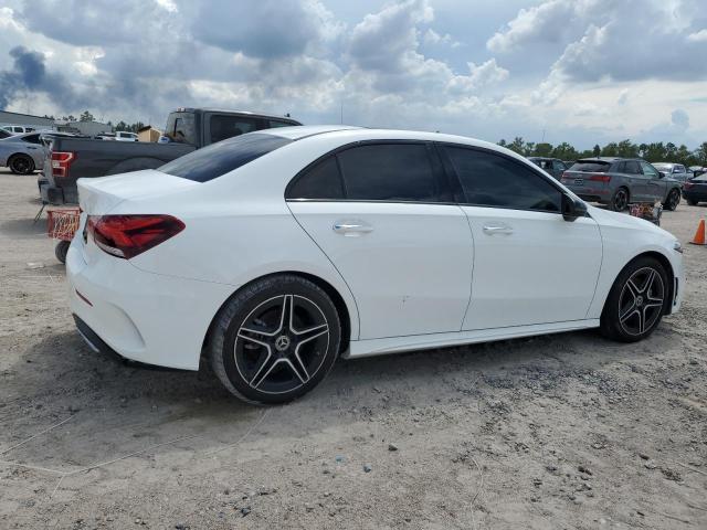  MERCEDES-BENZ A-CLASS 2021 Білий