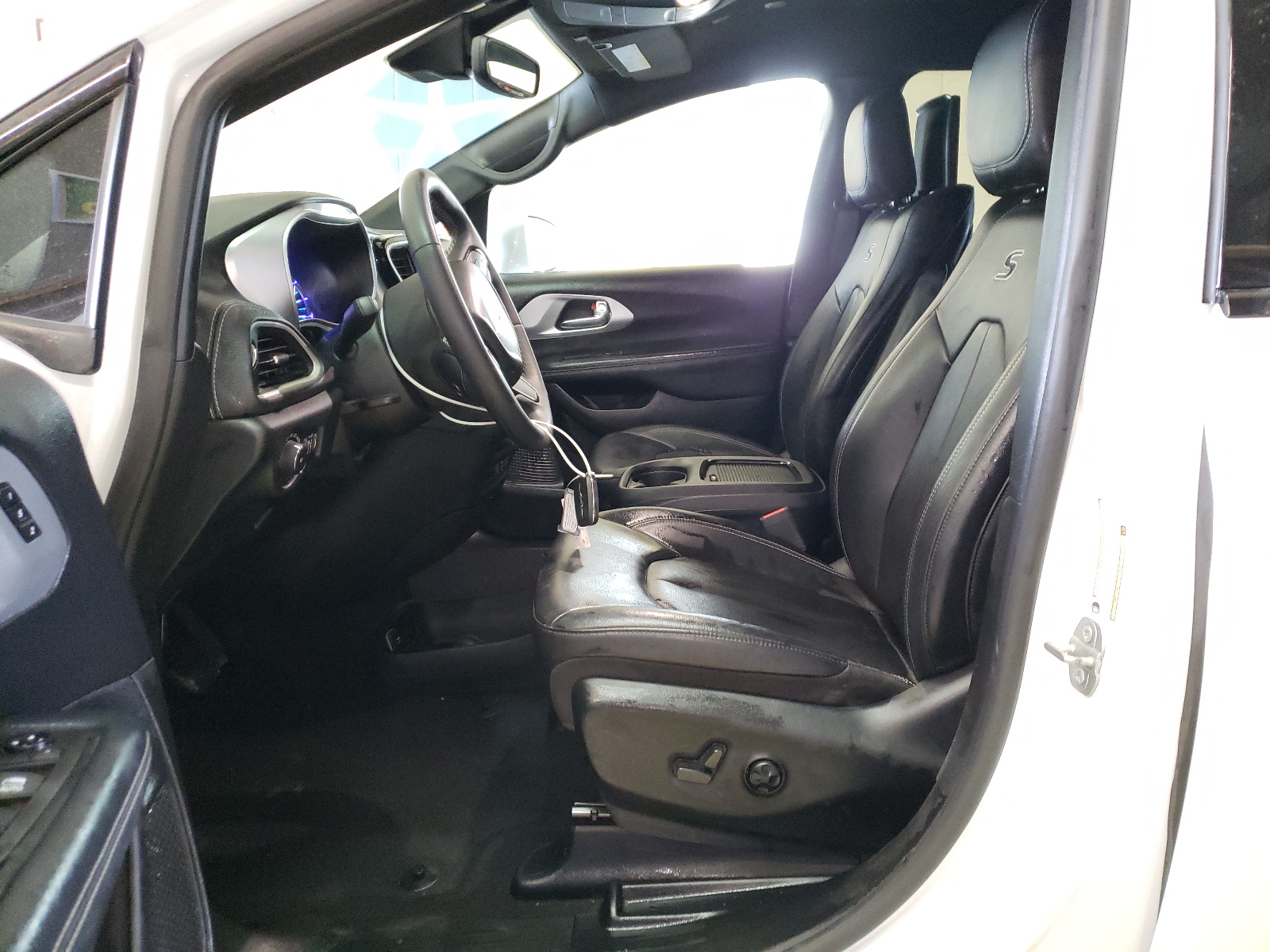 2C4RC1L70NR183409 2022 Chrysler Pacifica Hybrid Touring L