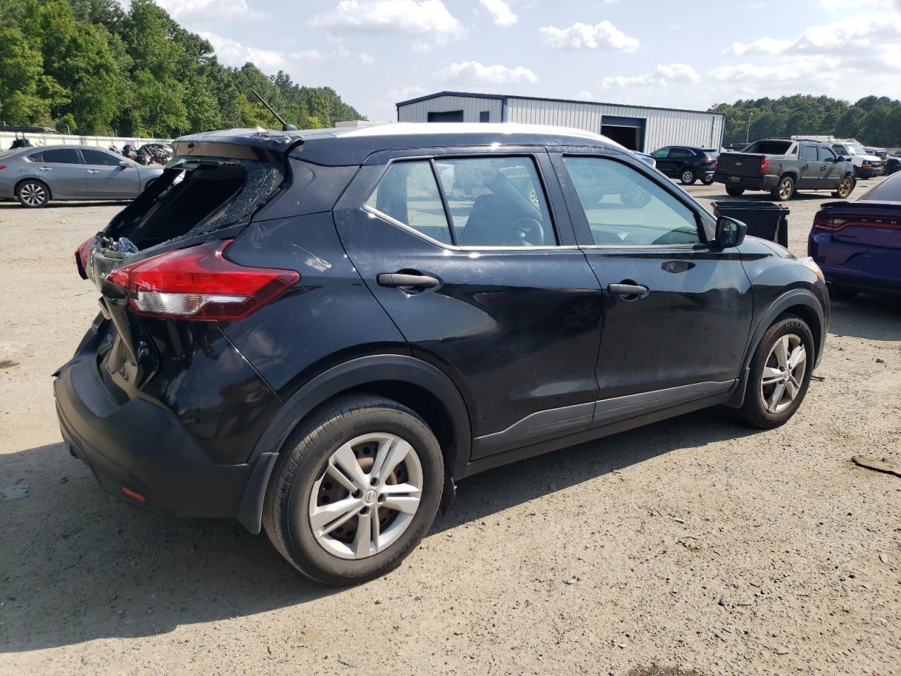 2018 Nissan Kicks - Image 3