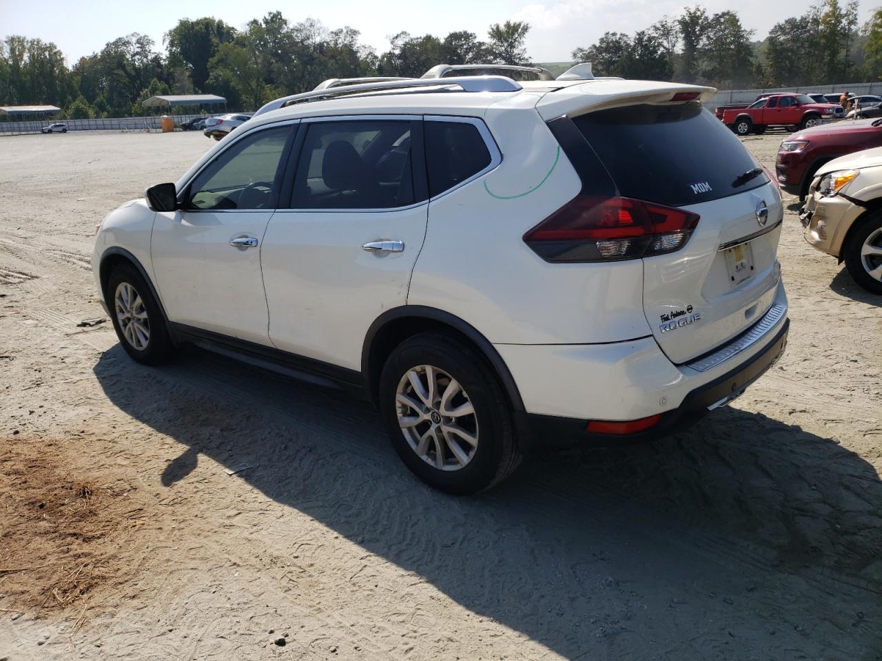 JN8AT2MTXKW250281 2019 NISSAN ROGUE - Image 2