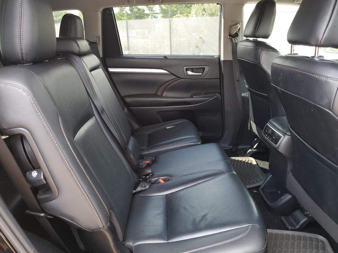 2019 Toyota Highlander Se VIN: 5TDJZRFHXKS928006 Lot: 68410344