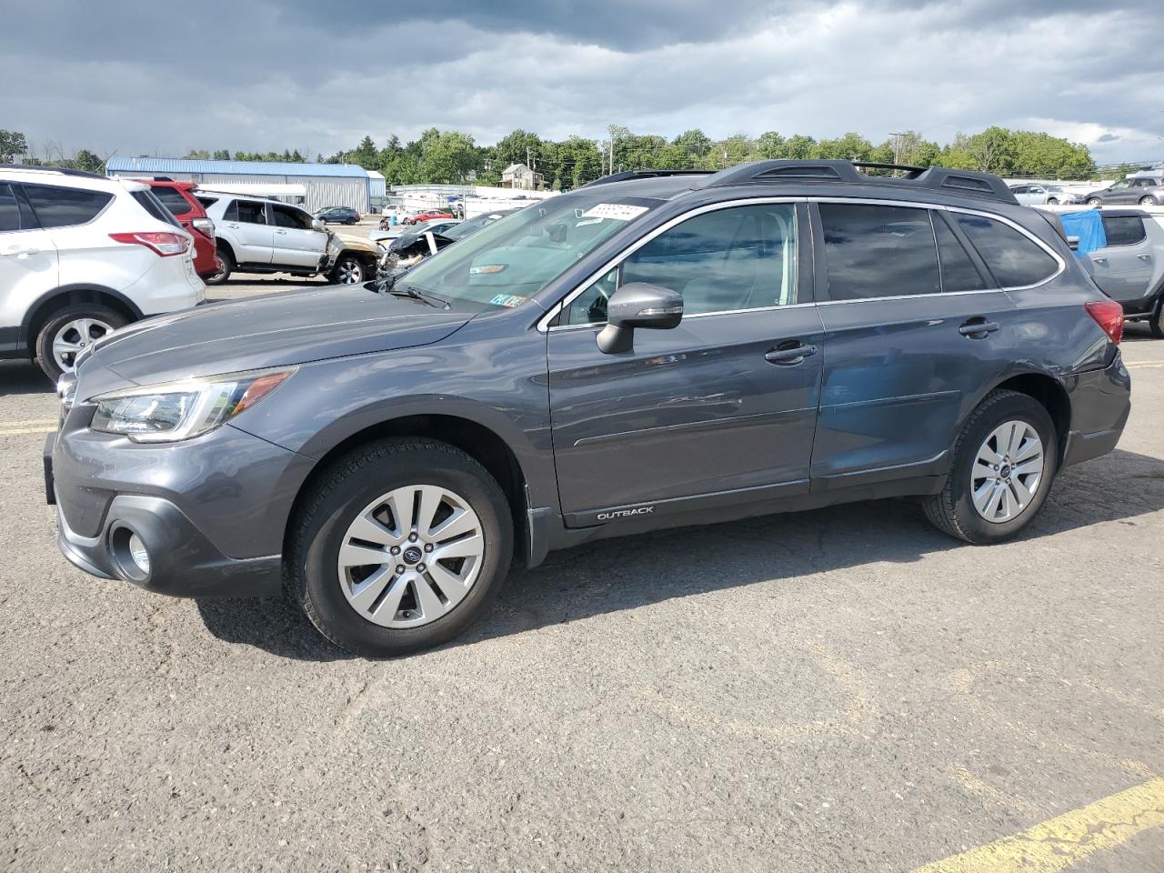 4S4BSAFC0J3315581 2018 Subaru Outback 2.5I Premium