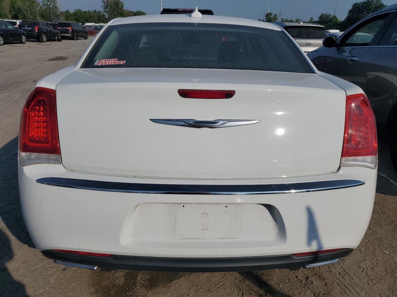 2015 Chrysler 300 Limited VIN: 2C3CCAAG6FH820405 Lot: 65917174