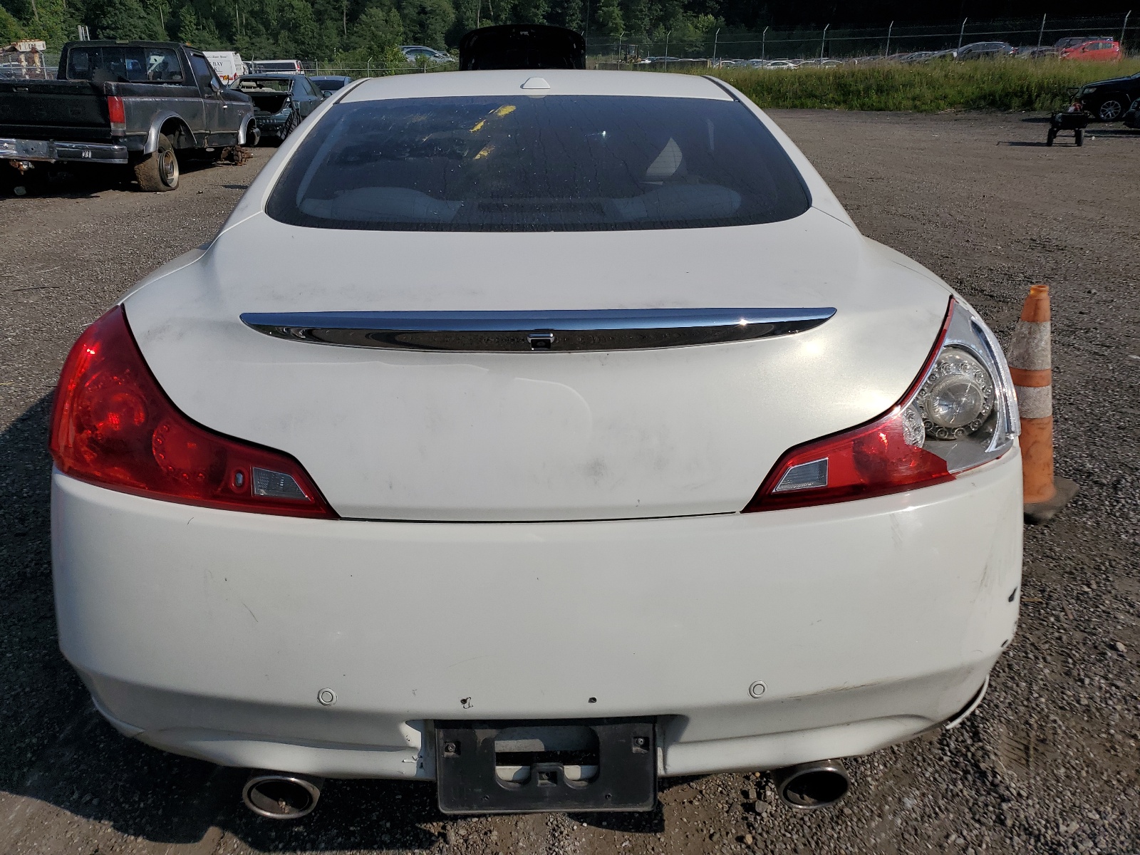 JN1CV6EL8BM262951 2011 Infiniti G37