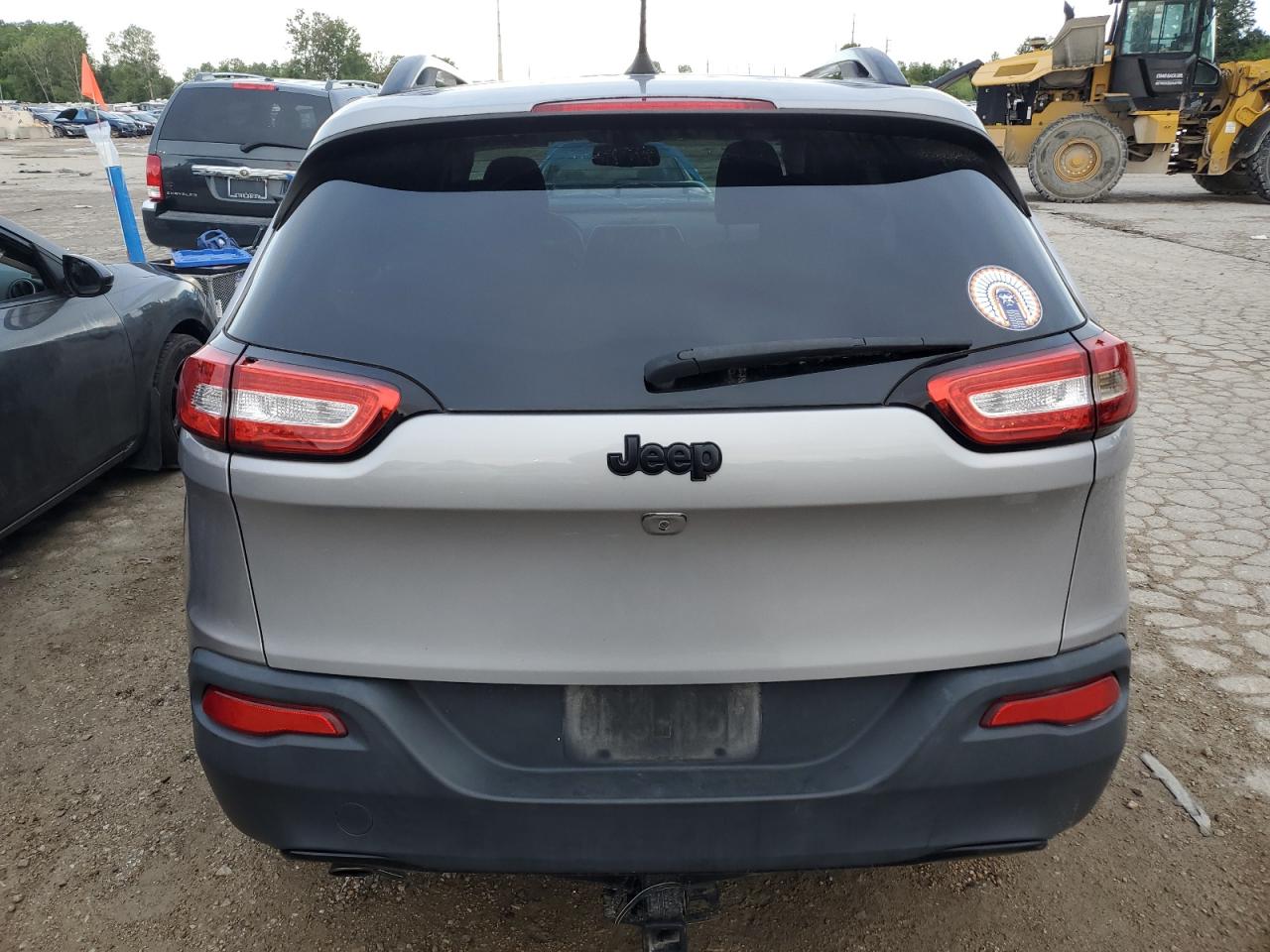 1C4PJLCB7JD563566 2018 Jeep Cherokee Latitude