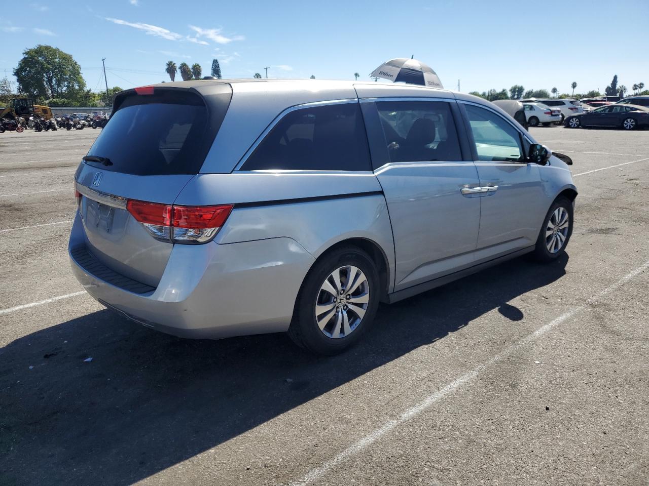 5FNRL6H70JB035370 2018 Honda Odyssey Exl