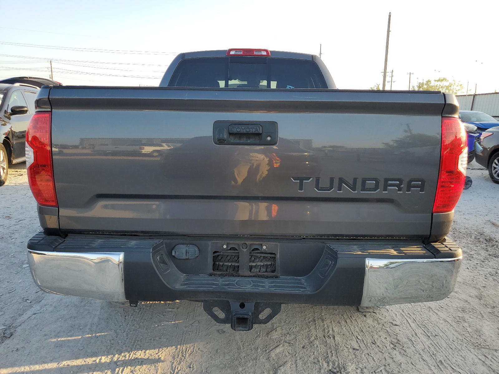 5TFUY5F14KX787746 2019 Toyota Tundra Double Cab Sr