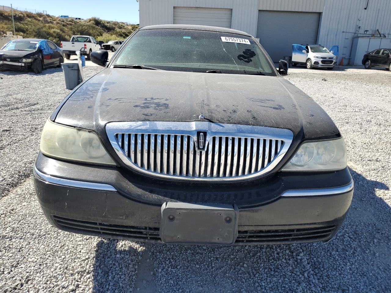 2011 Lincoln Town Car - Image 5