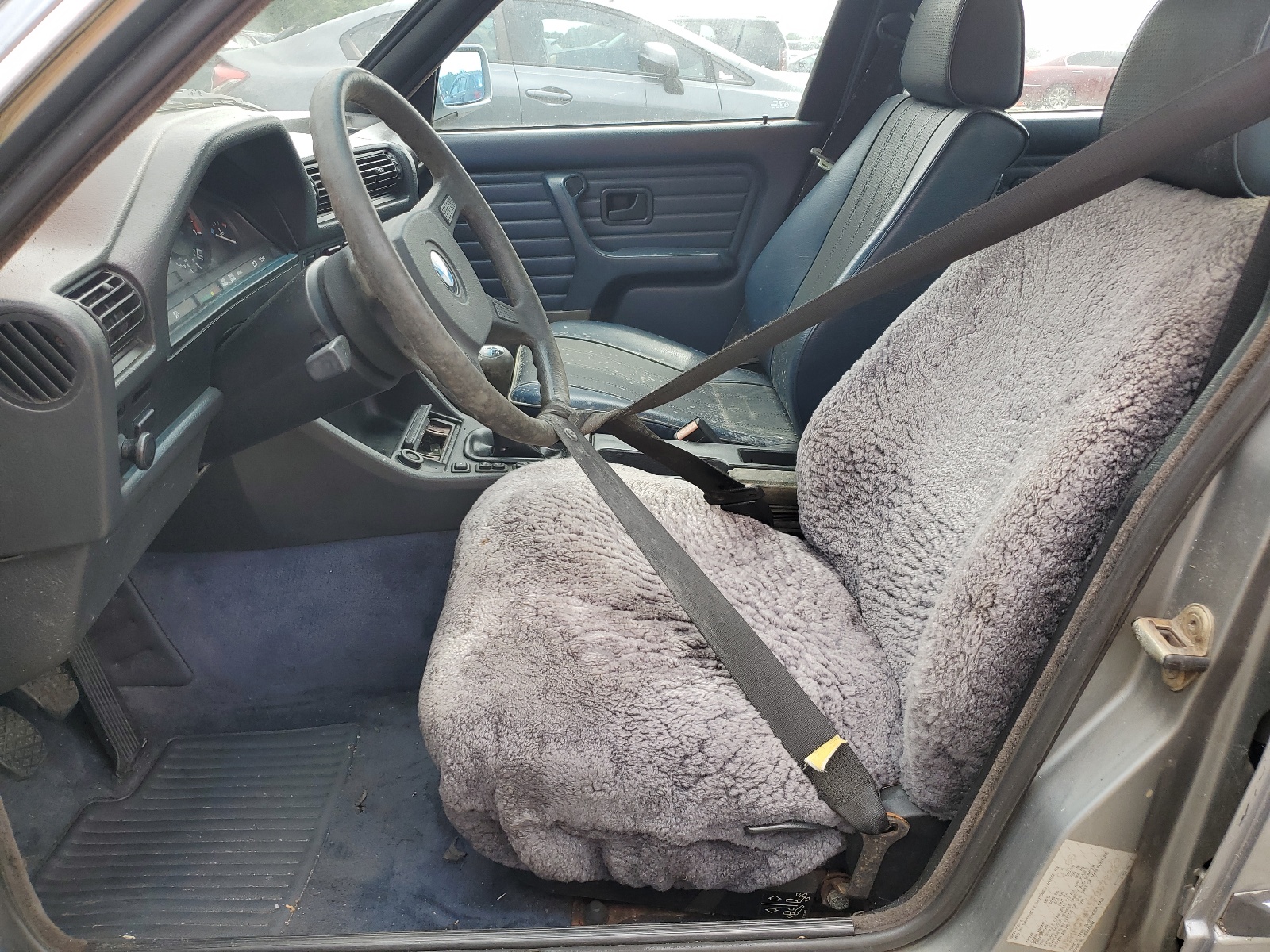 WBAAC7401F0678227 1985 BMW 318 I