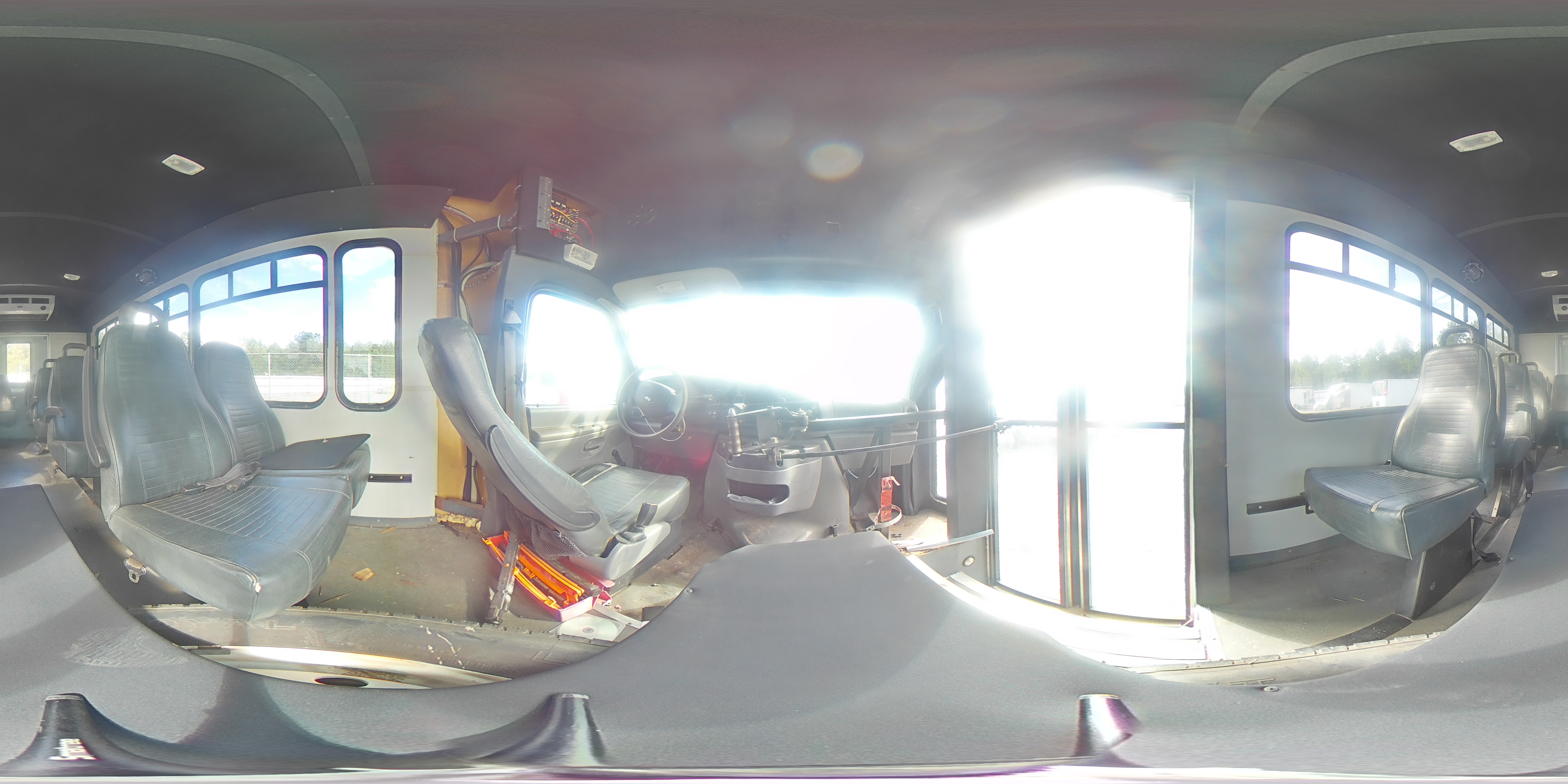 2006 Ford Econoline - Image 12